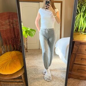 BDG super soft sweatpants
Heather grey